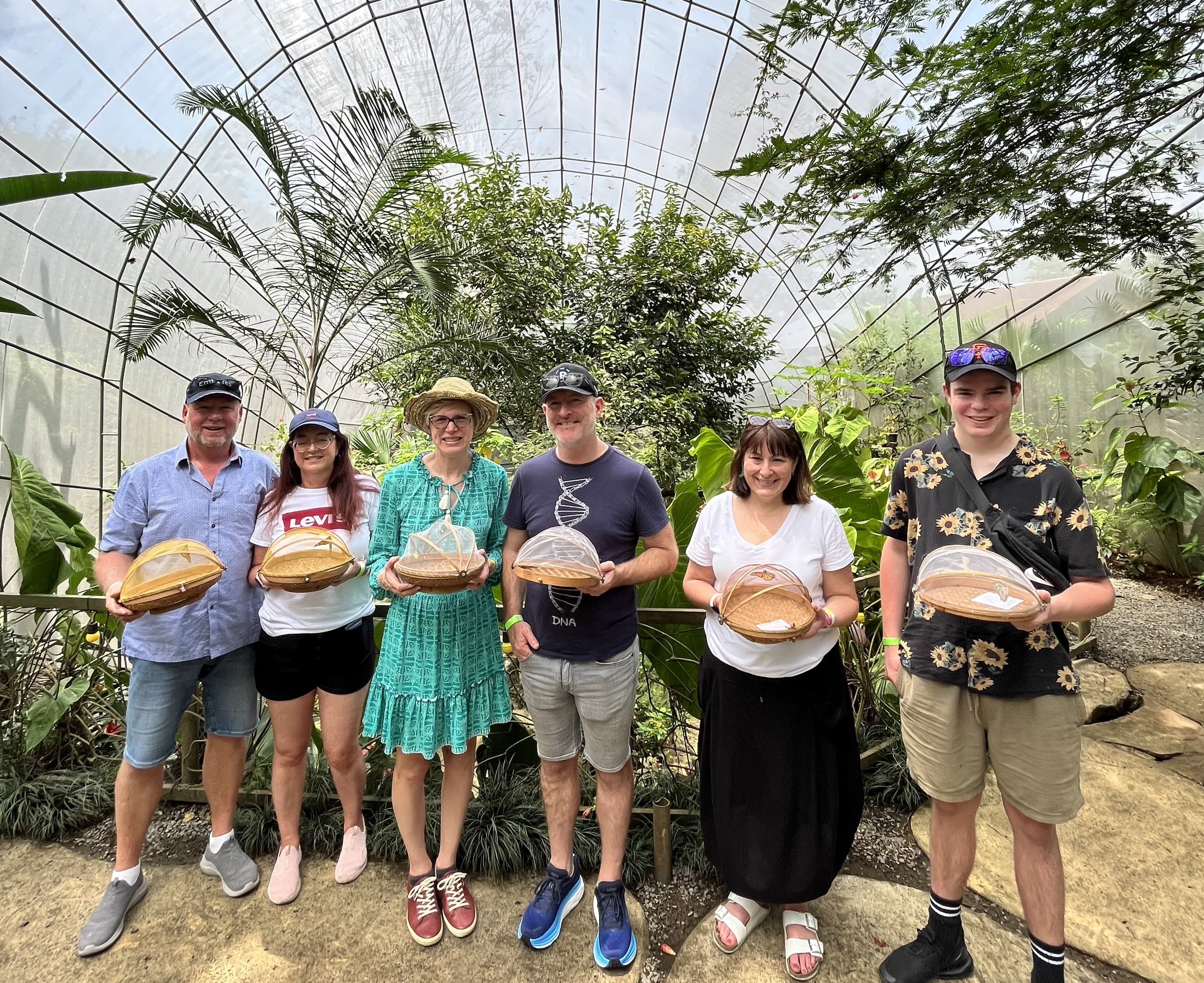 You will visit one of the most important butterfly farms in Colombia, observing closely the life cycle of butterflies and living a unique sensory experience of butterfly release